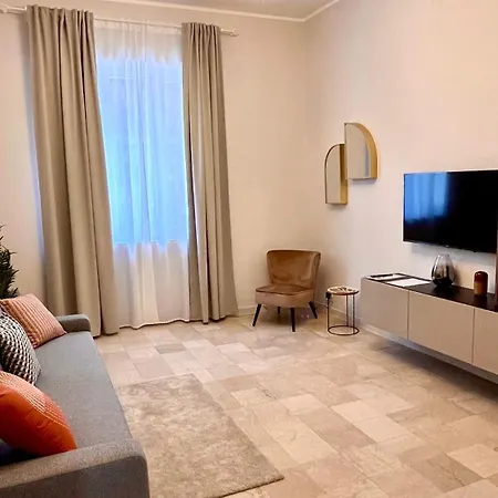 Apartment Moderno Freidour, Metro Rivoli *