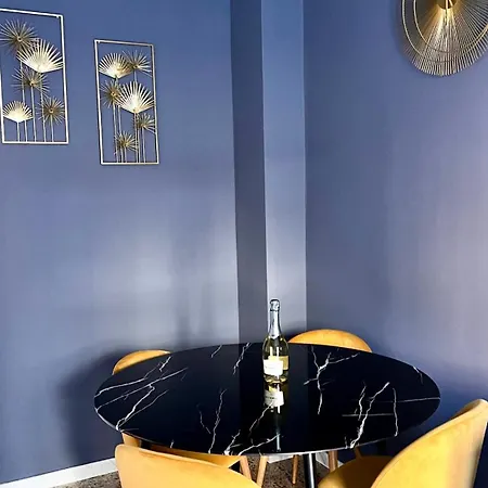 Moderno Freidour, Metro Rivoli Apartment *