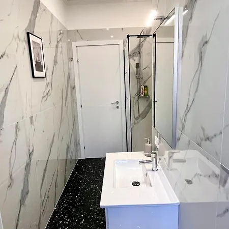 Moderno Freidour, Metro Rivoli